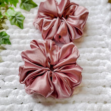 Load image into Gallery viewer, Satin Texture Scrunchie
