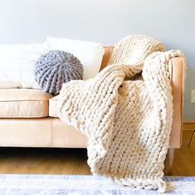 Load image into Gallery viewer, Medium Hand-knit Chunky Blanket

